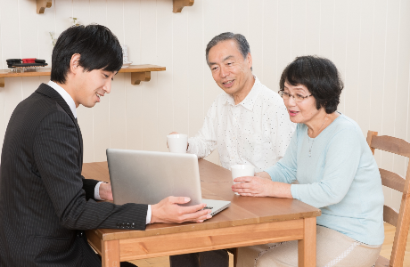 専門知識に基づき相談をしています