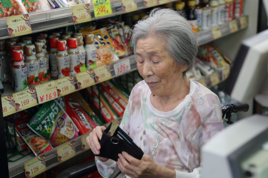 ご入居者と一緒に買い物