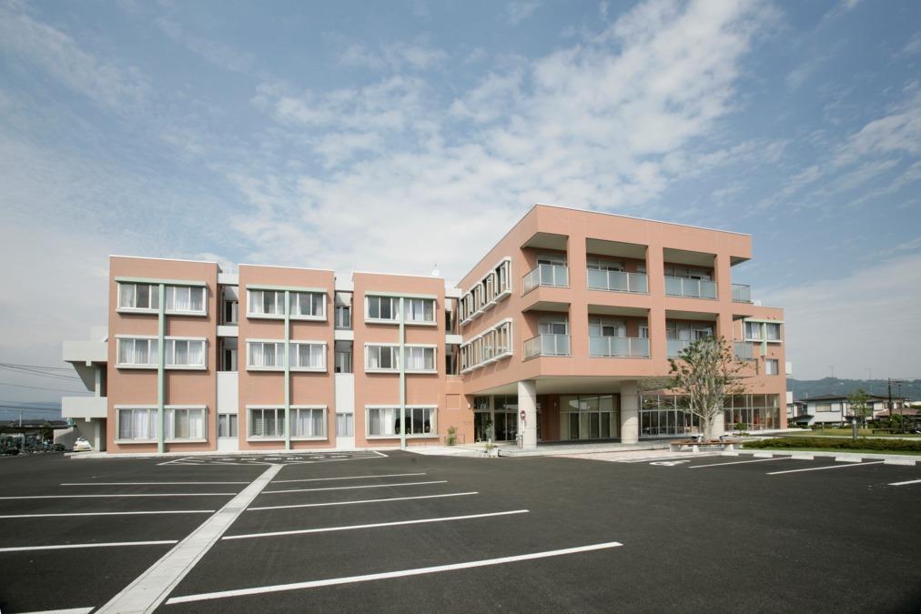 介護老人保健施設で看護職員として一緒に働いてみませんか。